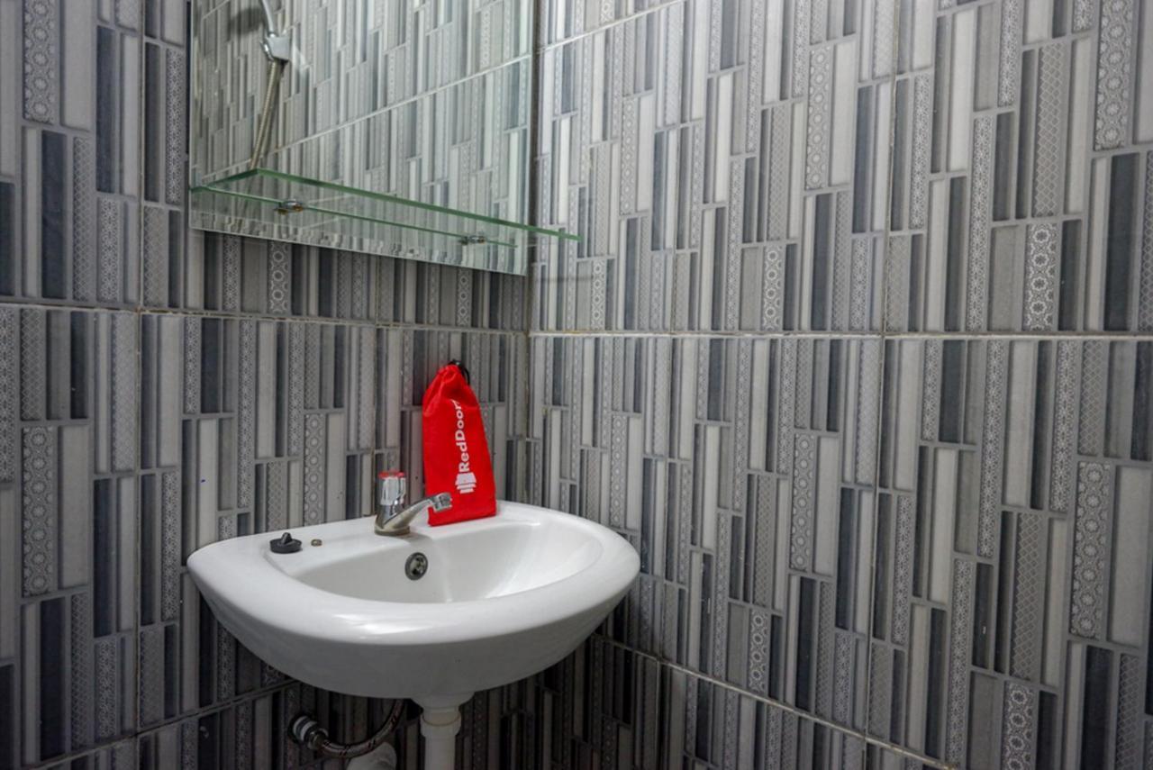 Reddoorz @ Jalan Gatot Subroto Semarang Hotel Ngoại thất bức ảnh