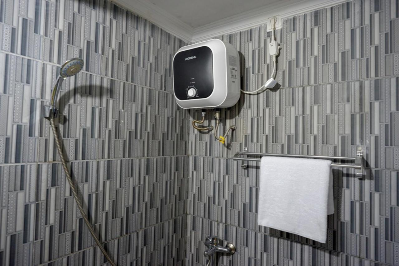 Reddoorz @ Jalan Gatot Subroto Semarang Hotel Ngoại thất bức ảnh