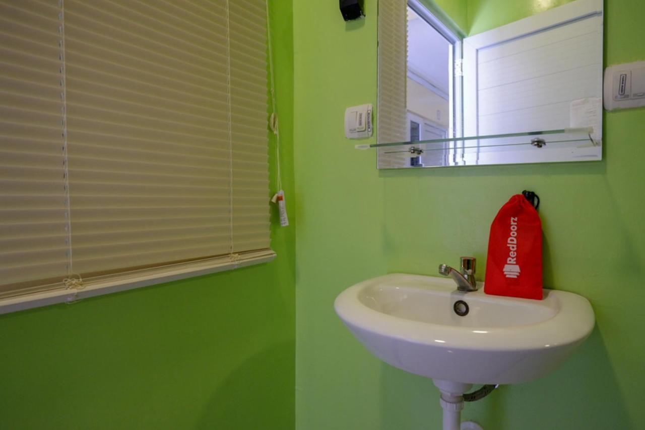Reddoorz @ Jalan Gatot Subroto Semarang Hotel Ngoại thất bức ảnh