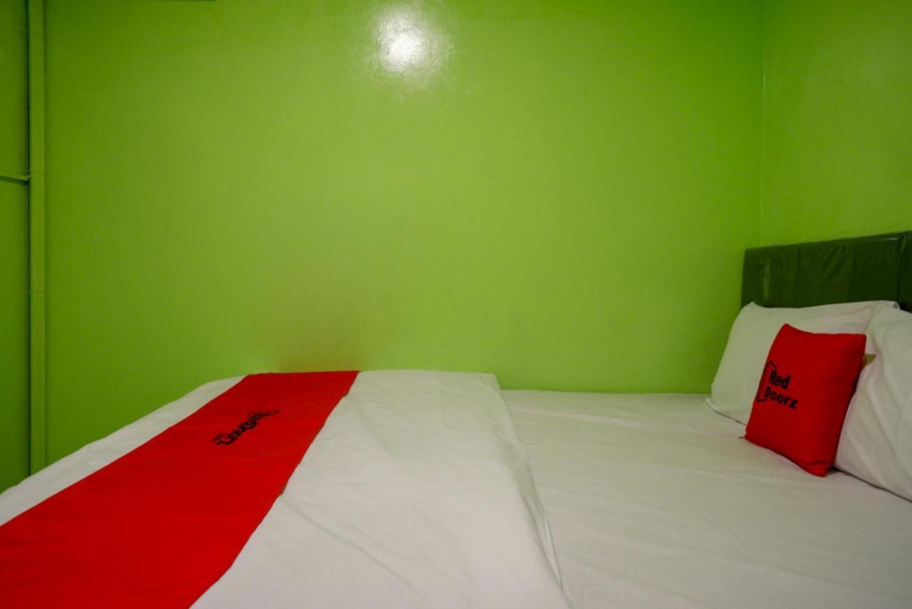 Reddoorz @ Jalan Gatot Subroto Semarang Hotel Ngoại thất bức ảnh
