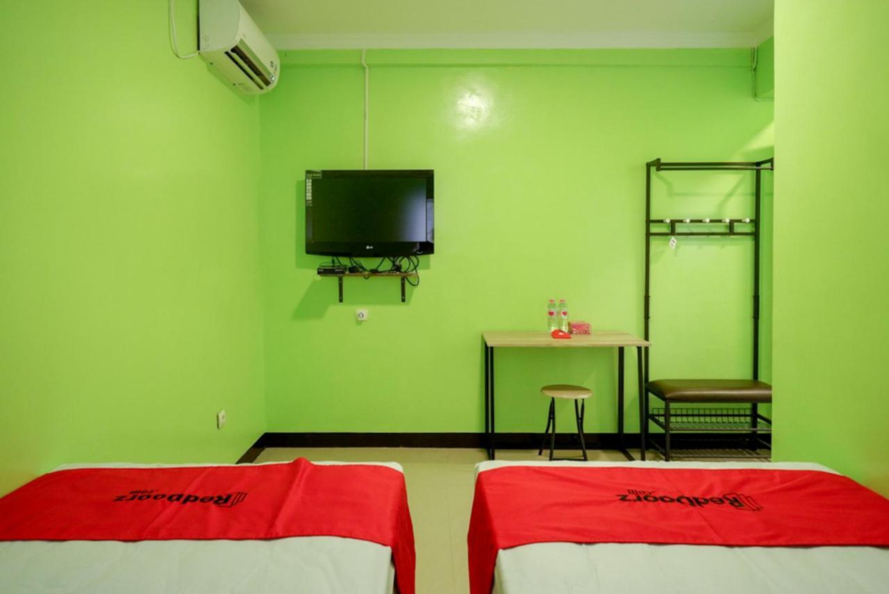 Reddoorz @ Jalan Gatot Subroto Semarang Hotel Ngoại thất bức ảnh
